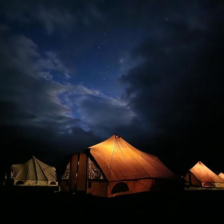 Godaland Glamping 霍尔斯沃德吕尔 外观 照片