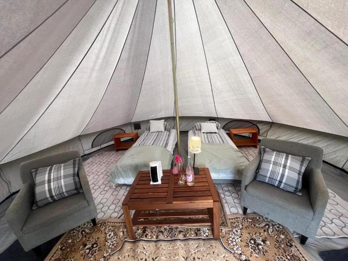 Godaland Glamping 霍尔斯沃德吕尔 外观 照片