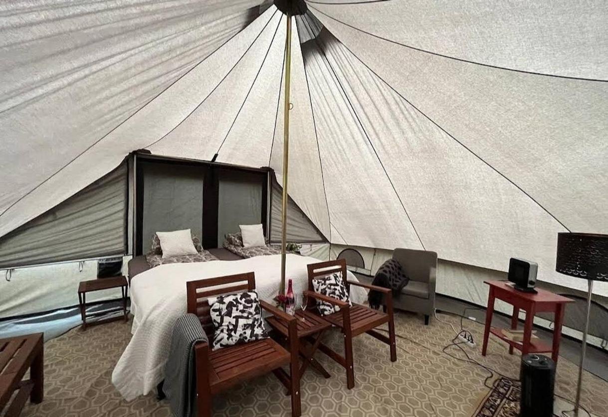 Godaland Glamping 霍尔斯沃德吕尔 外观 照片