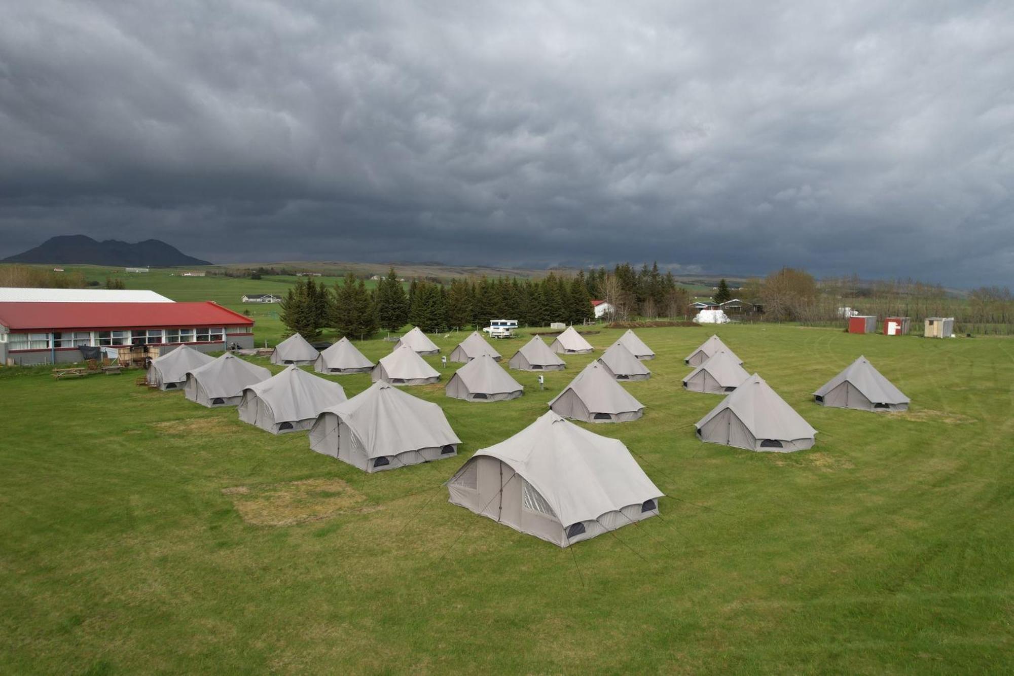 Godaland Glamping 霍尔斯沃德吕尔 外观 照片