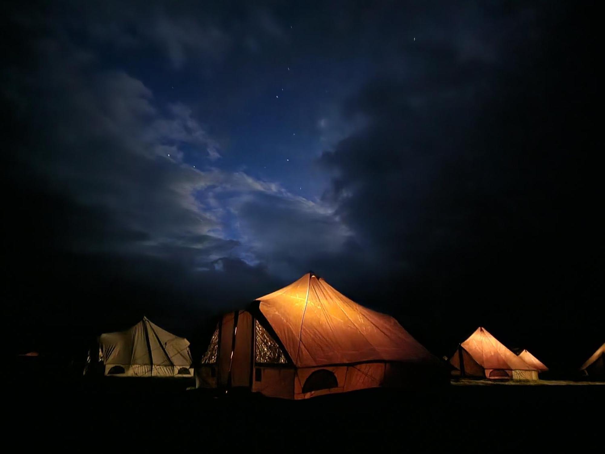 Godaland Glamping 霍尔斯沃德吕尔 外观 照片